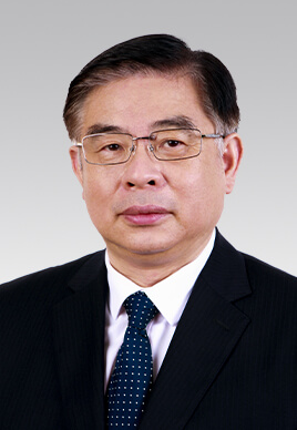 陸俊華，男，漢族，1962年1月生，研究生學(xué)歷，中共黨員，現(xiàn)任中央紀(jì)委國(guó)家監(jiān)委駐人民日?qǐng)?bào)社紀(jì)檢監(jiān)察組組長(zhǎng)、人民日?qǐng)?bào)社編委委員。