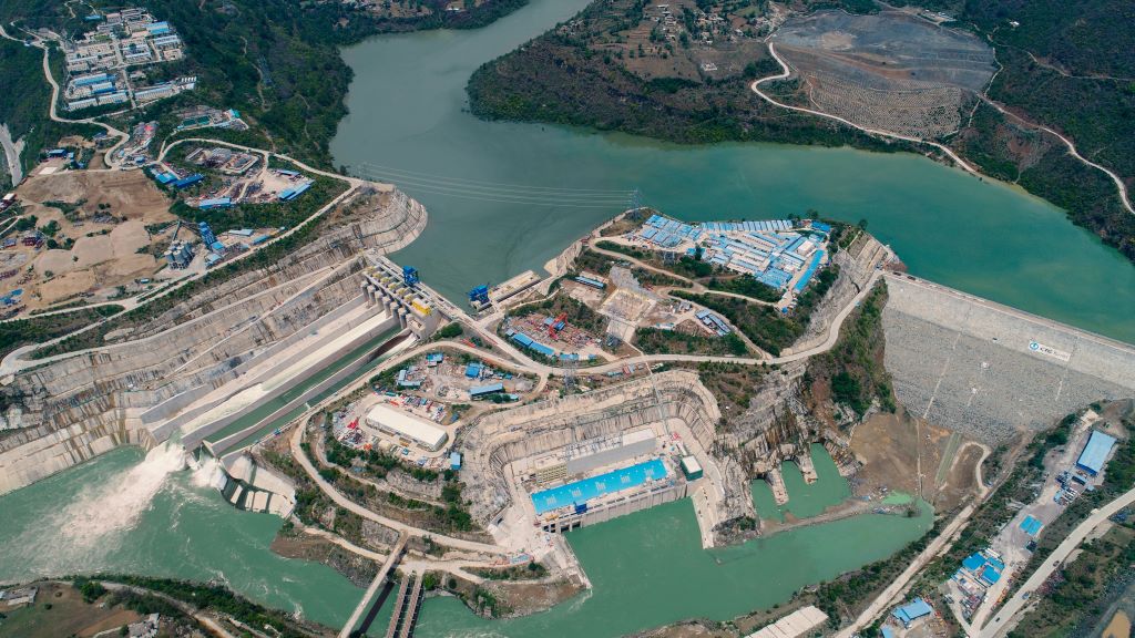 中巴經濟走廊首個水電項目——巴基斯坦卡洛特水電站。（三峽集團供圖）